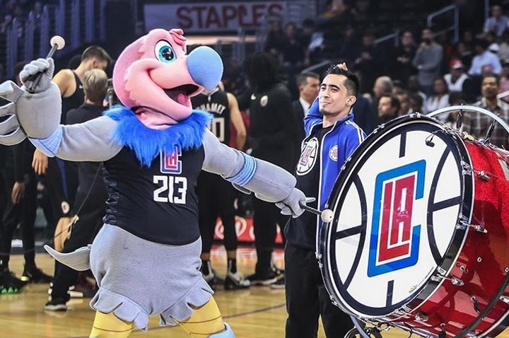 Vrchol neúcty! Maskot dal veteránovi "mokrého Willyho"